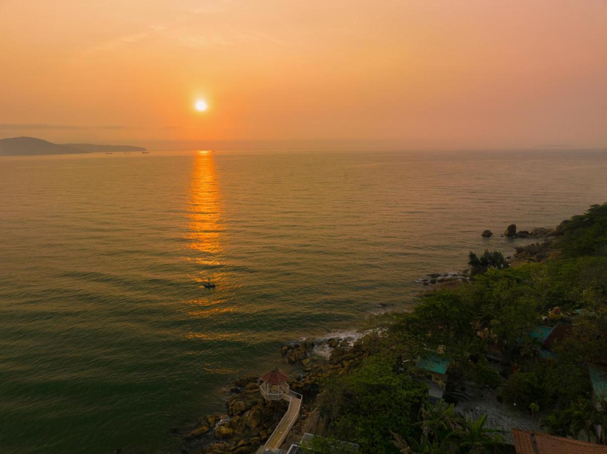 Dankbaar Resort 퀴논 외부 사진